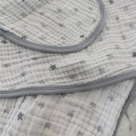 aden + anais Starry White and Gray Muslin Swaddle Buttons - Picture 2 of 5